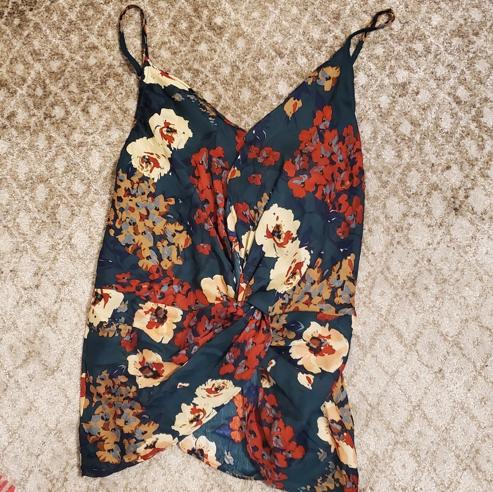 Nwt umgee knotted tank sz med